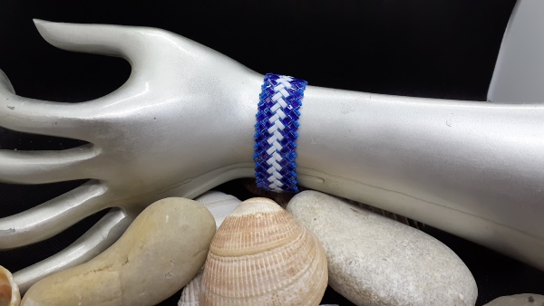 Bracelet bleu et blanc